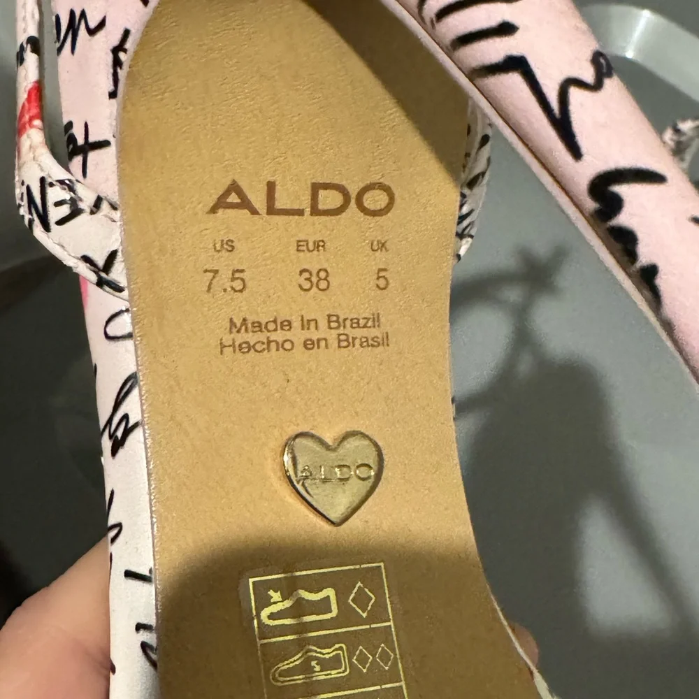 Aldo Pink Script Pattern Heels - Picture 5 of 5